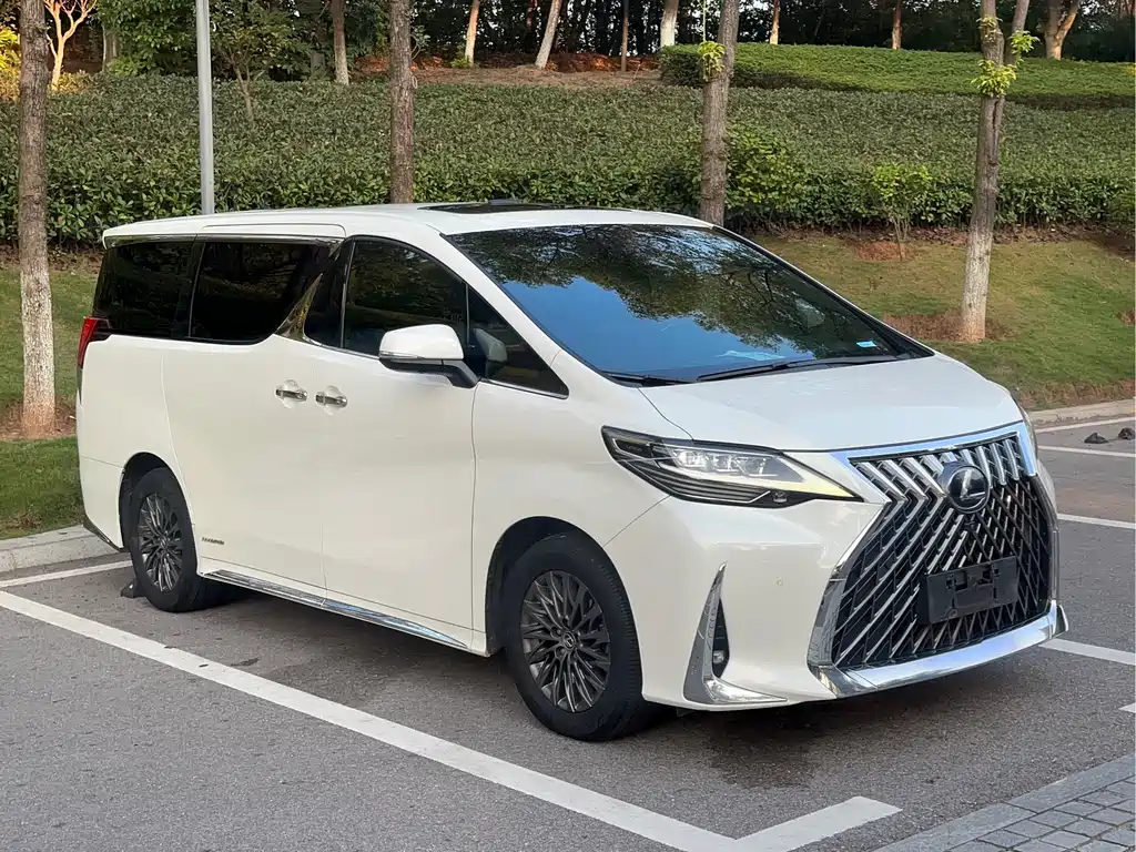 Lexus LM 2021