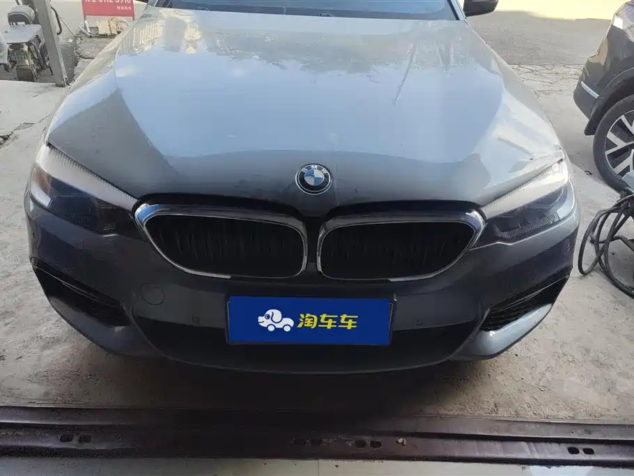 BMW 5 Series 2018 — фото 2