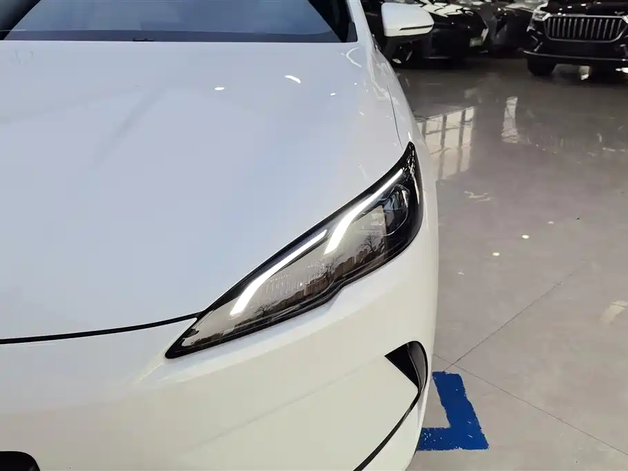 BYD Seal 05 DM-i 2025 — фото 5