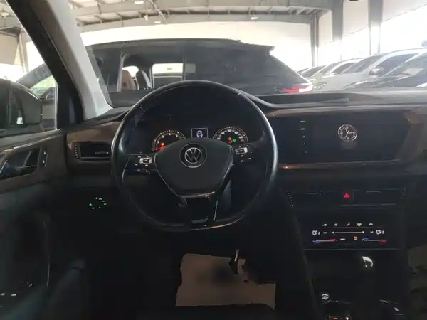 Volkswagen Tharu 2021