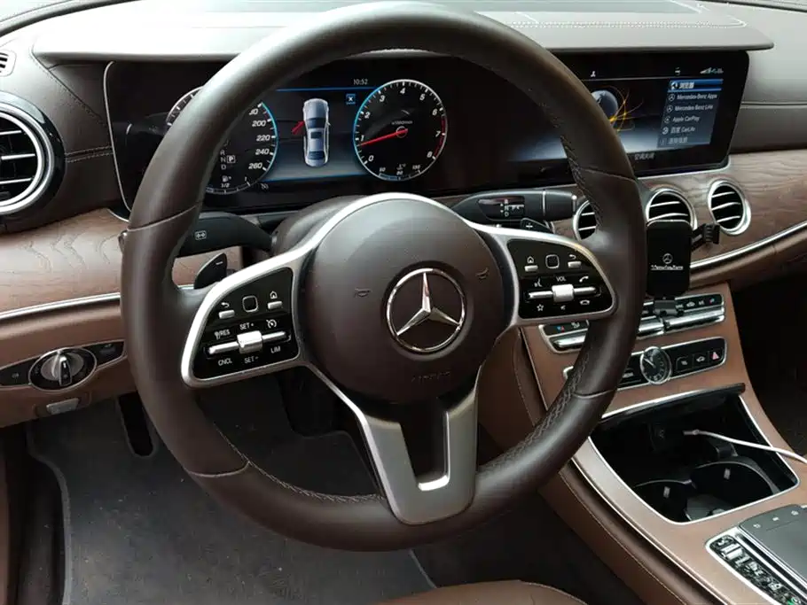 Mercedes-Benz E-Class 2020 — фото 15