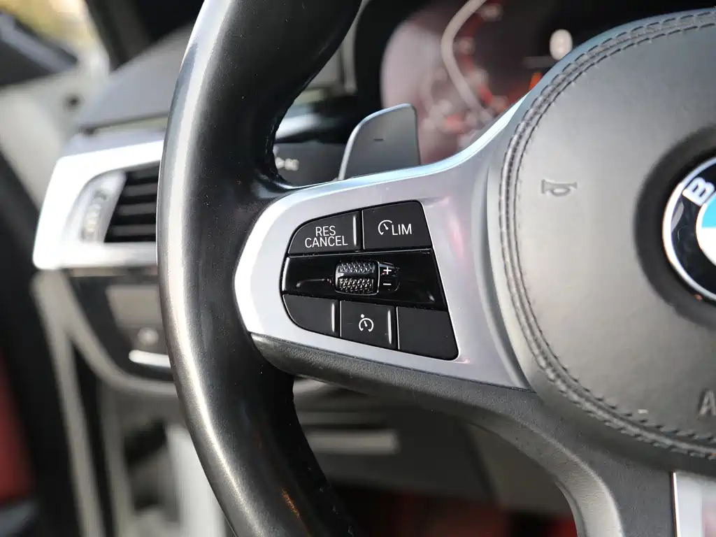 BMW 5 Series 2020 — фото 10