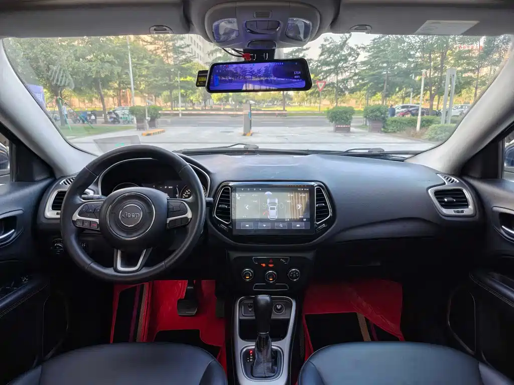 Jeep Compass 2018 — фото 12