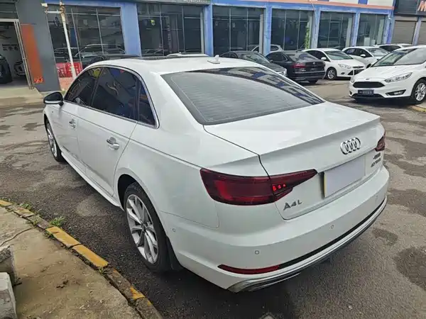 Audi A4L 2019