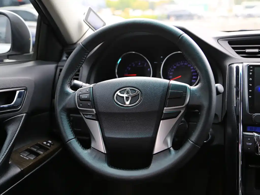Toyota Reiz 2016 — фото 5