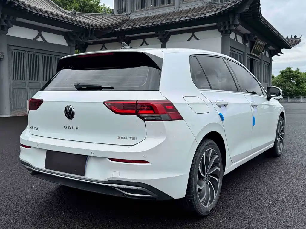Volkswagen Golf 2021