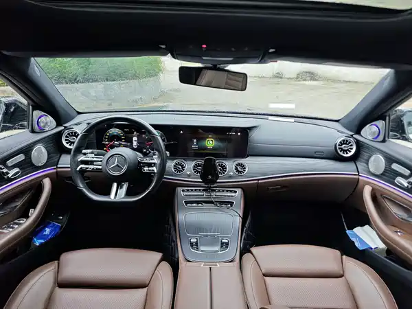 Mercedes-Benz E-Class 2022