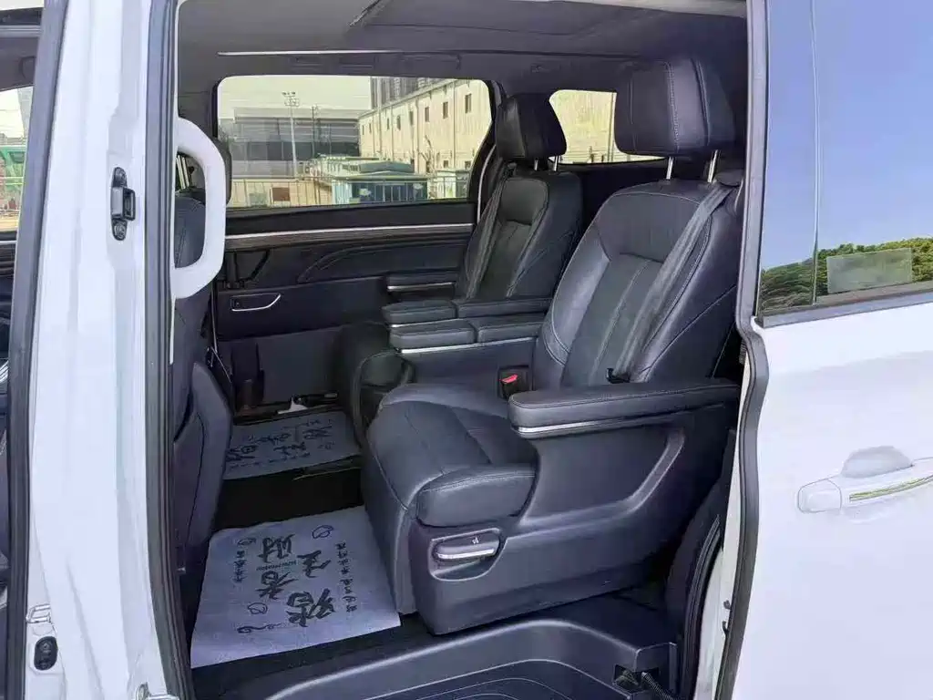 GAC Motor Trumpchi M8 2022 — фото 8