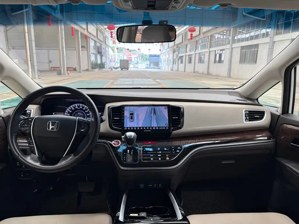 Honda Odyssey 2017 — фото 10