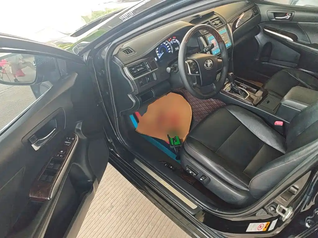 Toyota Camry 2017 — фото 16
