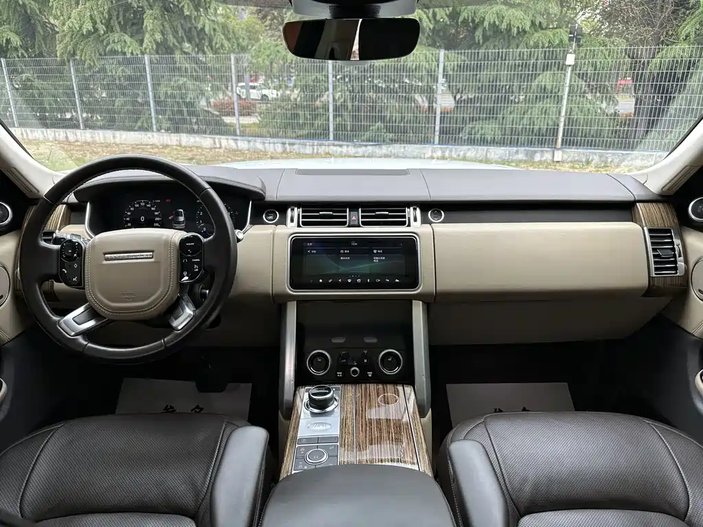 Land Rover Range Rover 2018 — фото 19