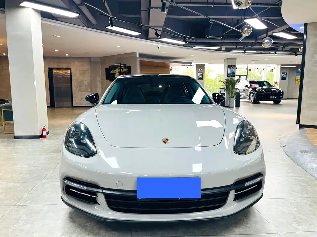 Porsche Panamera 2018 — фото 2