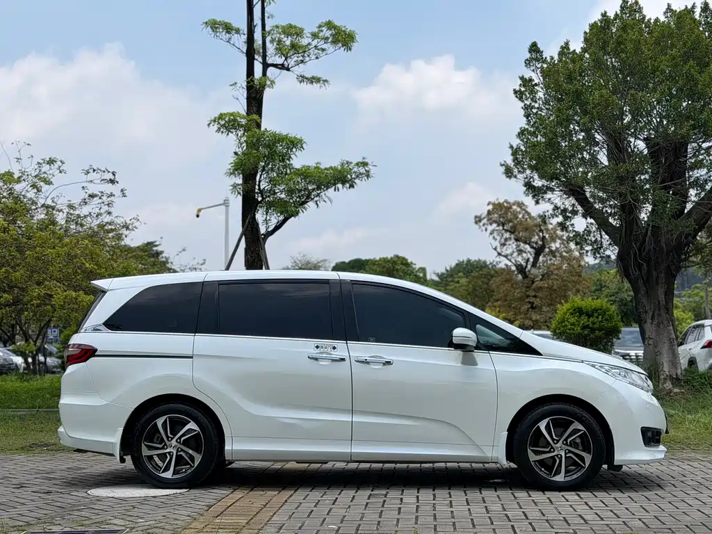 Honda Odyssey 2016 — фото 4