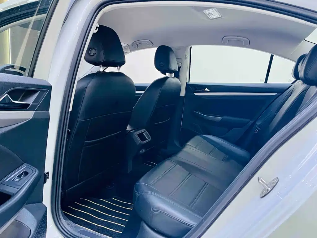 Volkswagen Bora 2023