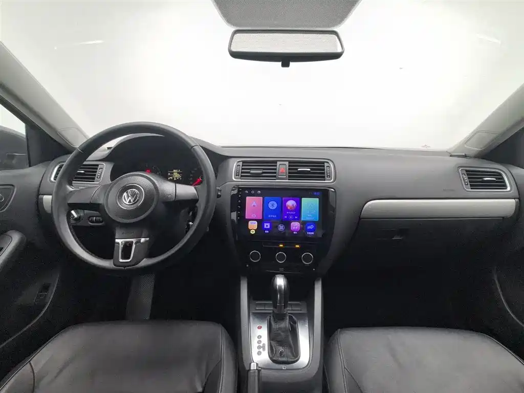 Volkswagen Sagitar 2014