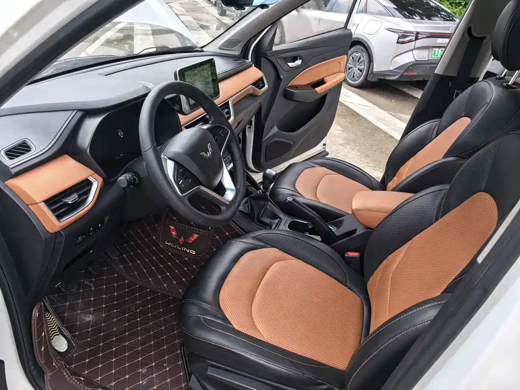 Wuling Hongguang S3 2018 — фото 17