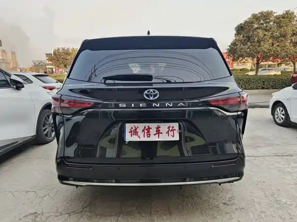 Toyota Sienna 2023