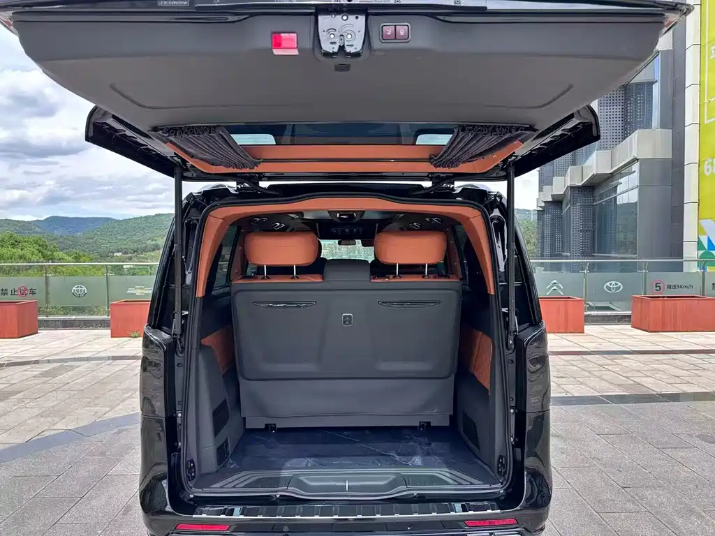 Mercedes-Benz Vito 2025 — фото 19