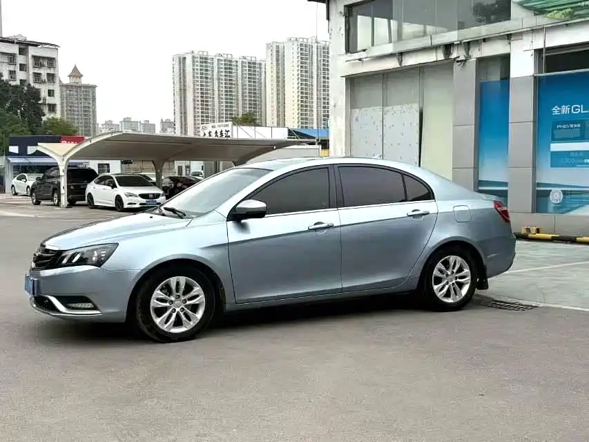 Geely Emgrand 2015 — фото 3