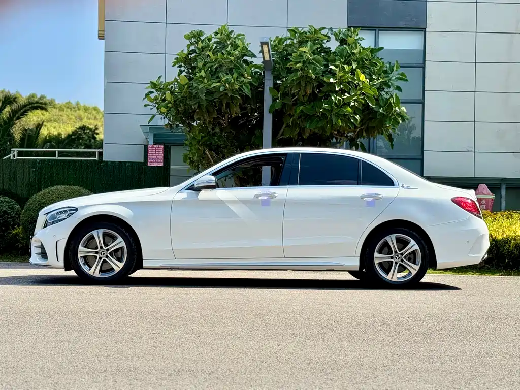 Mercedes-Benz C-Class 2019 — фото 10