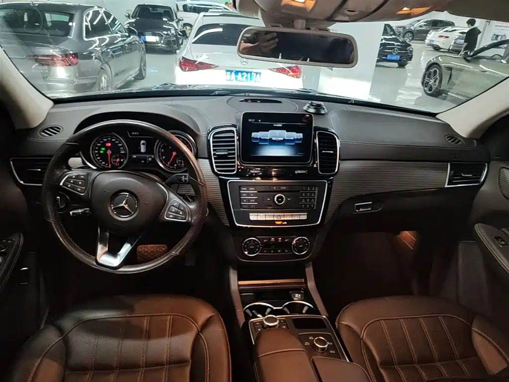 Mercedes-Benz GLE 2018 — фото 10