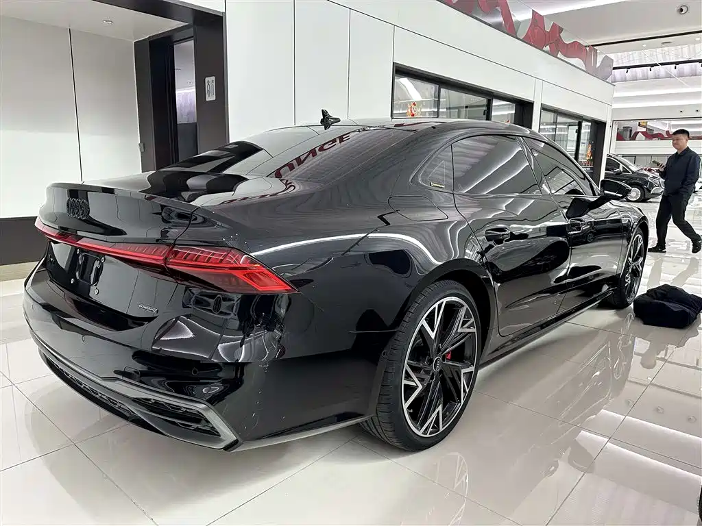 Audi A7L 2025 — фото 19