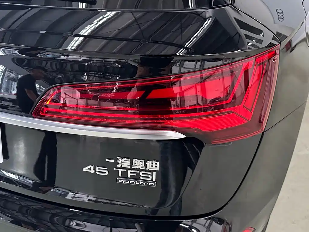Audi Q5L 2021 — фото 14