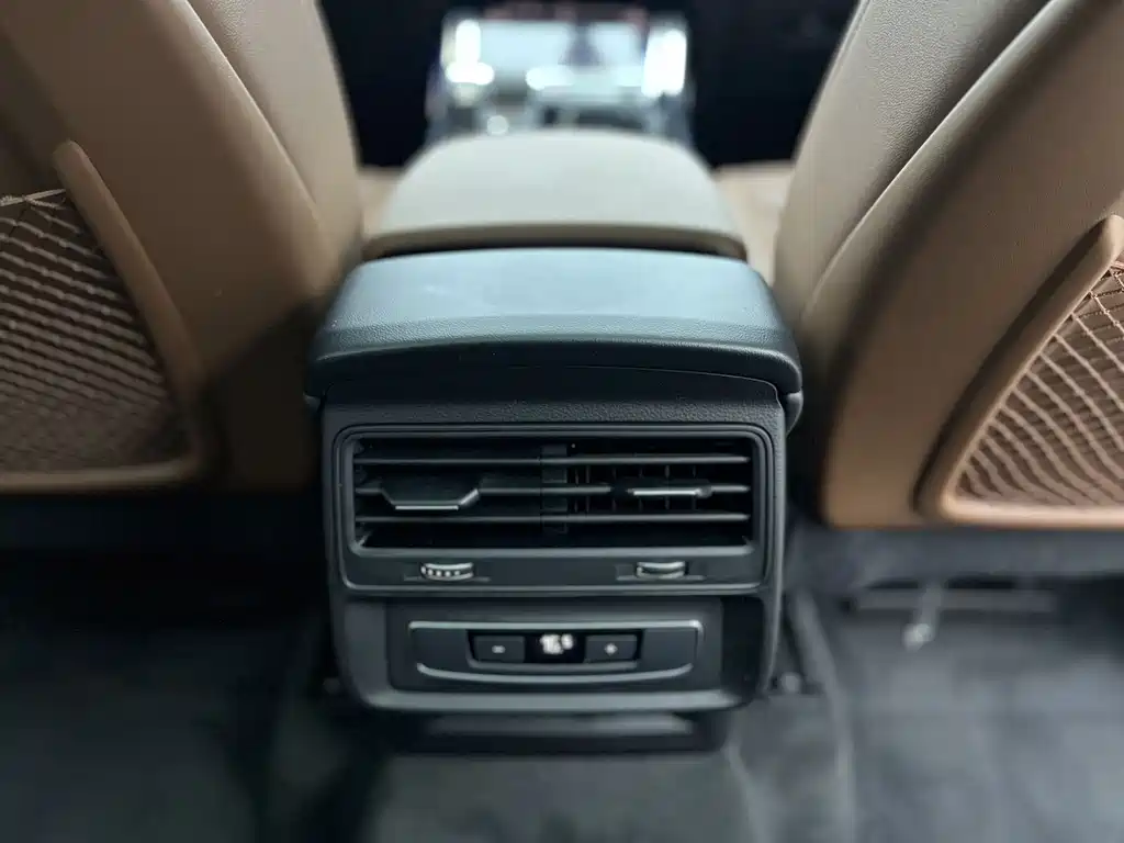 Audi Q7 2023 — фото 22