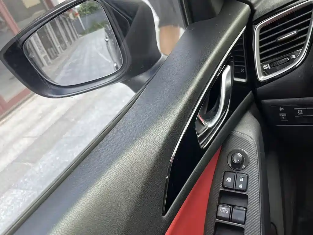 Mazda 3 Axela 2016 — фото 15