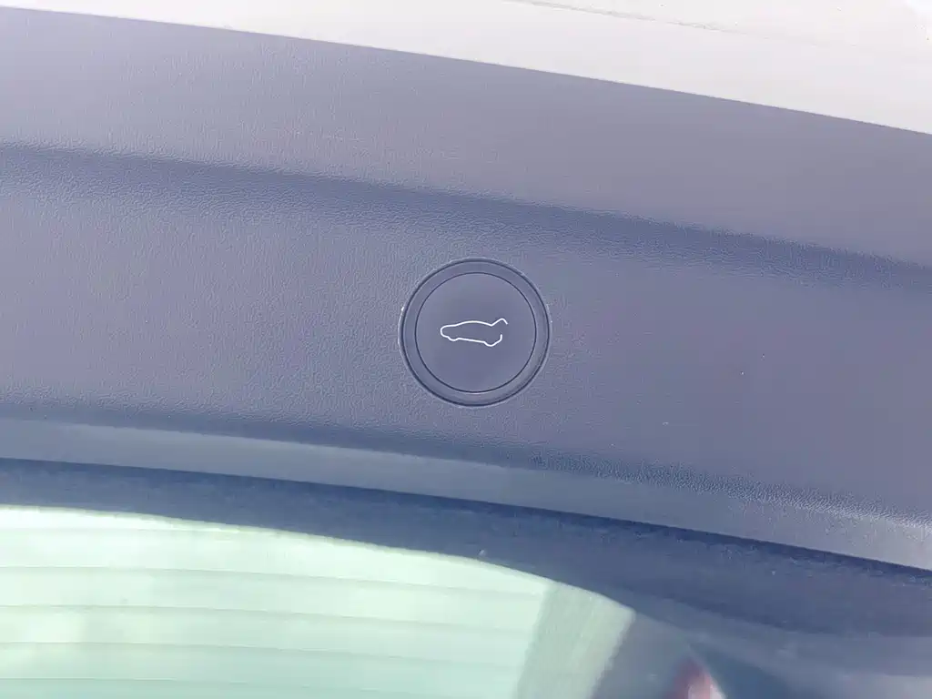 Tesla Model Y 2023 — фото 19