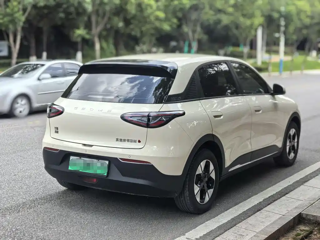 Geely Galaxy Starwish 2025 — фото 13