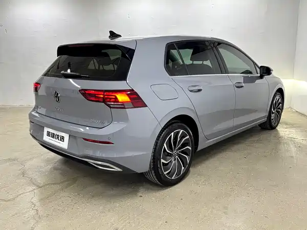 Volkswagen Golf 2024