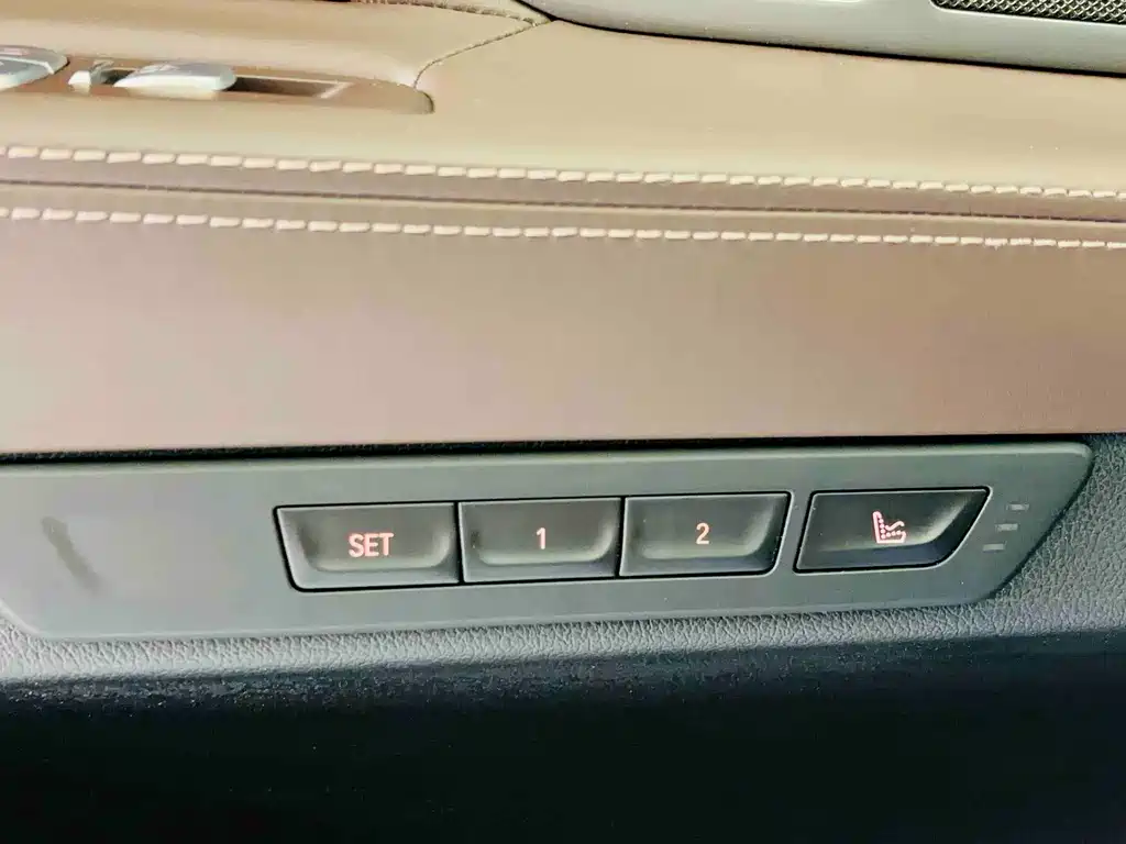 BMW 7 Series 2018 — фото 10