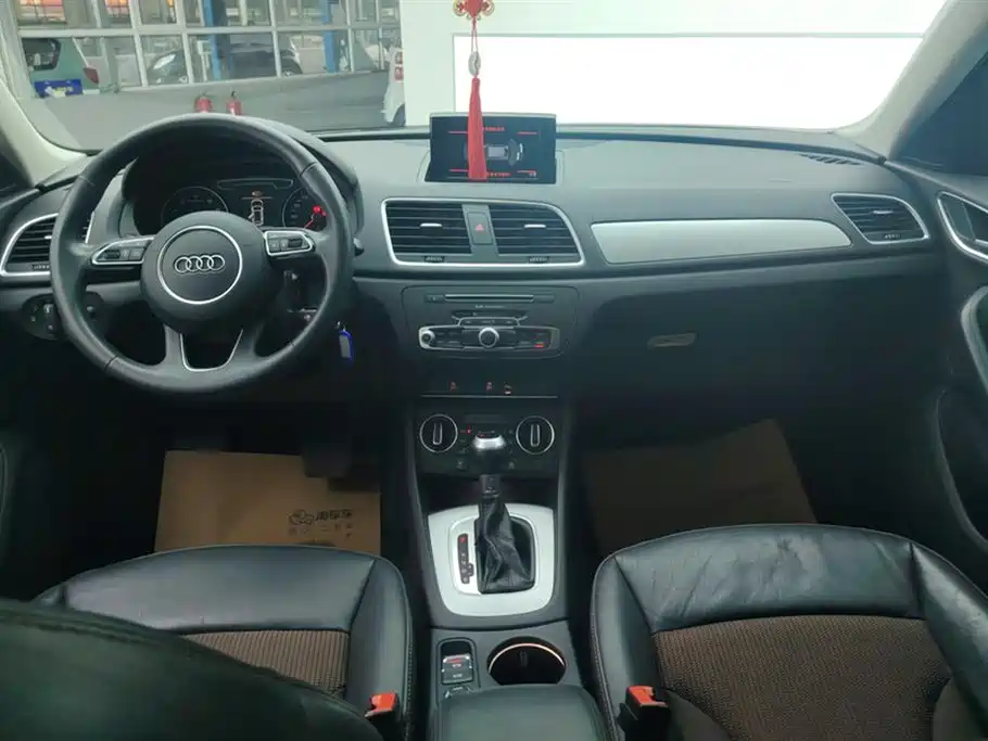 Audi Q3 2018 — фото 12
