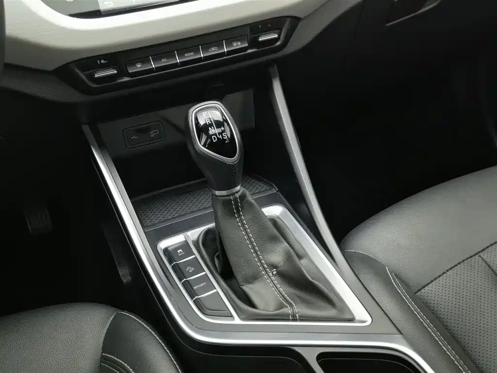Geely Vision X3 2020 — фото 13