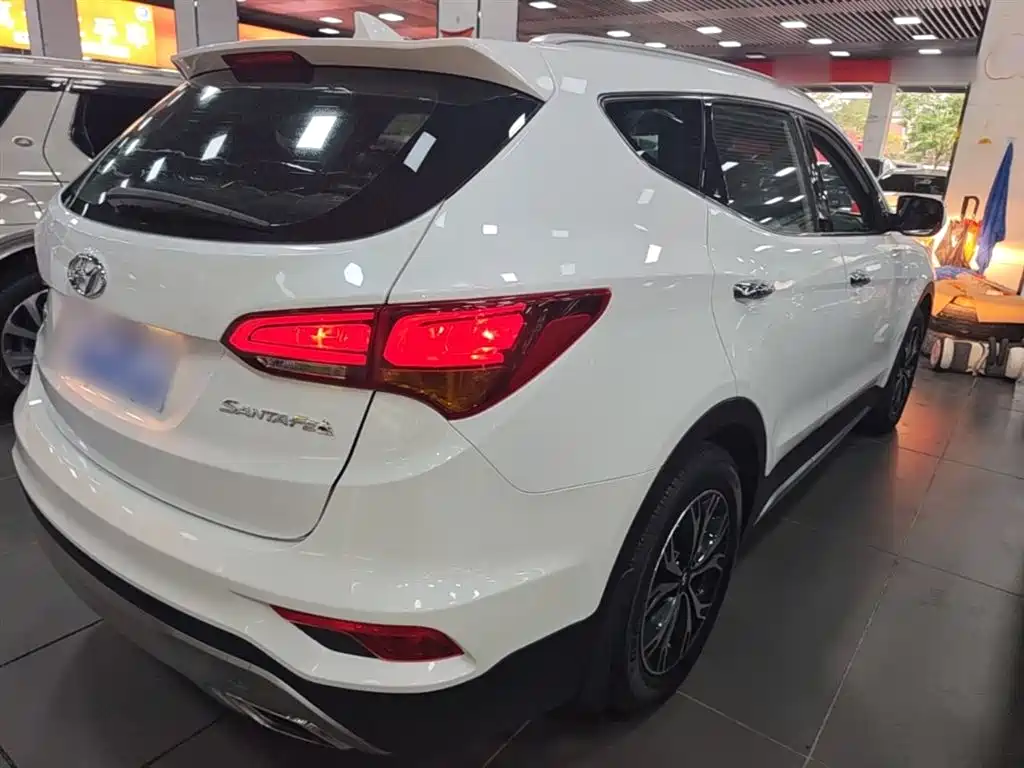 Hyundai Santa Fe 2018 — фото 7