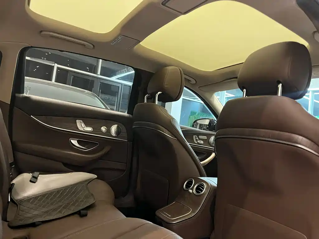 Mercedes-Benz E-Class 2020 — фото 9