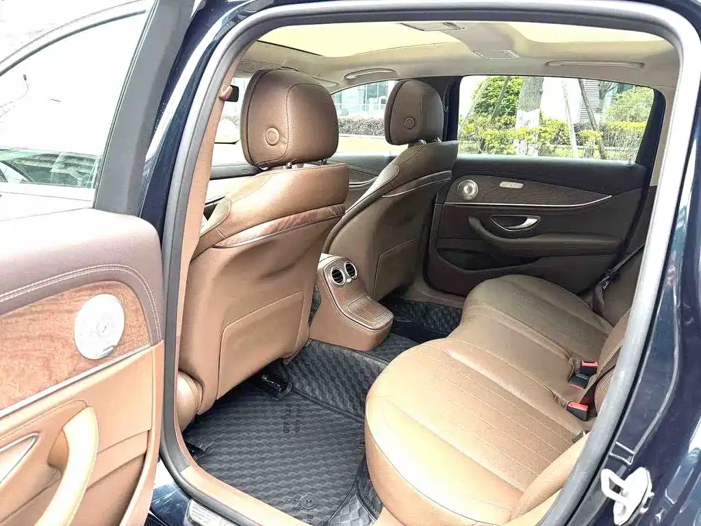 Mercedes-Benz E-Class 2022
