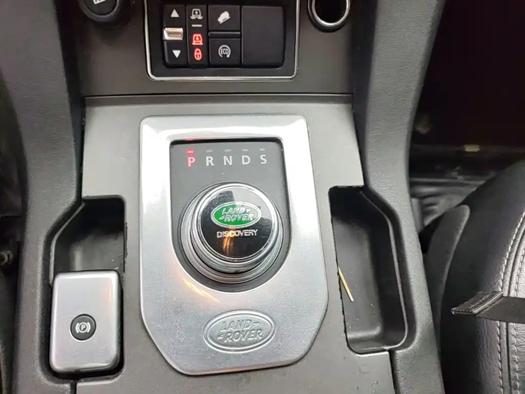 Land Rover Discovery 2017 — фото 14