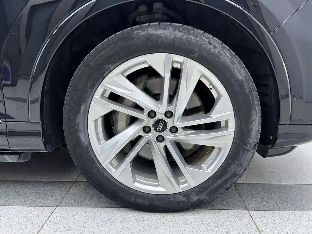 Audi Q7 2023 — фото 28