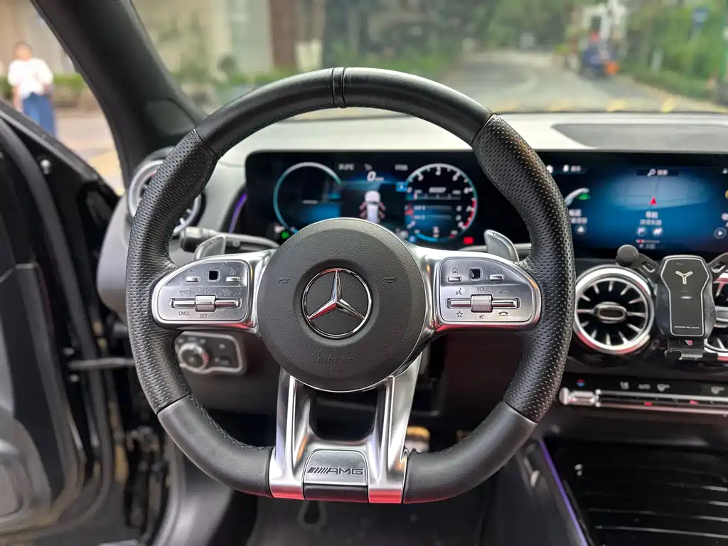 Mercedes-Benz GLB AMG 2022 — фото 7