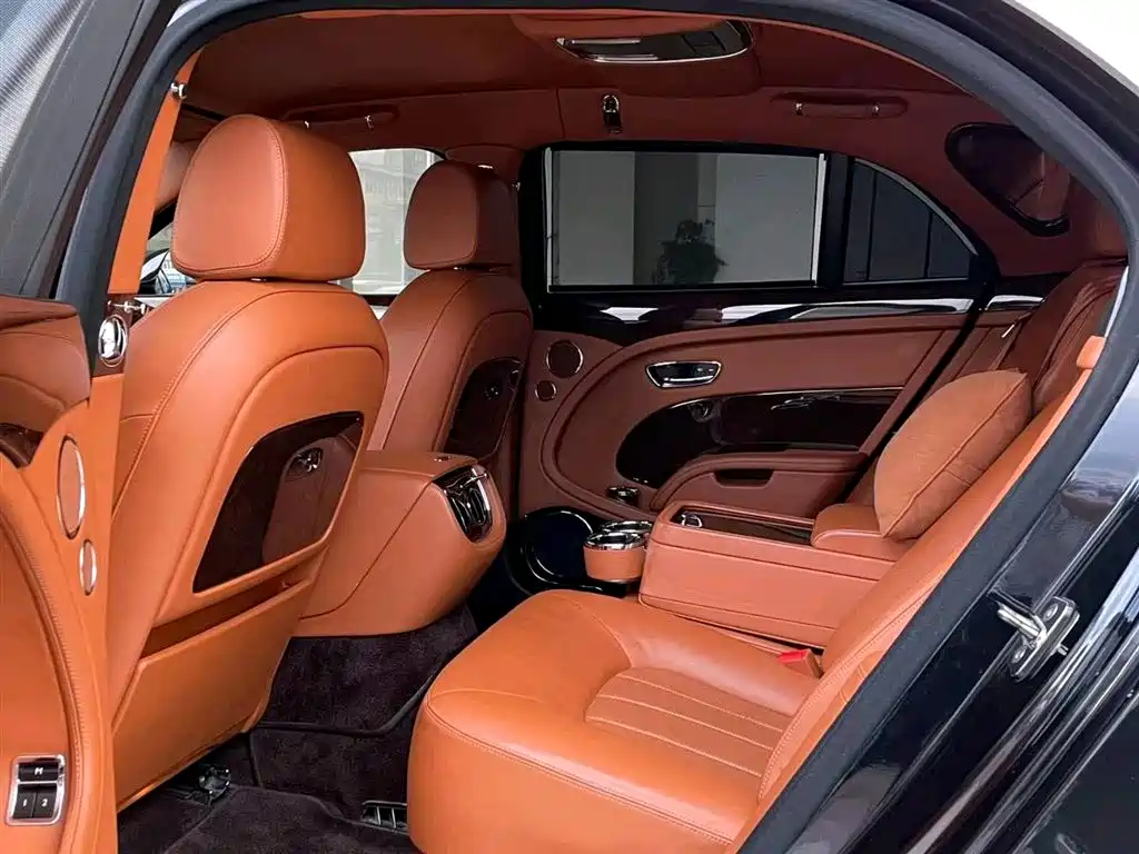 Bentley Mulsanne 2011 — фото 9