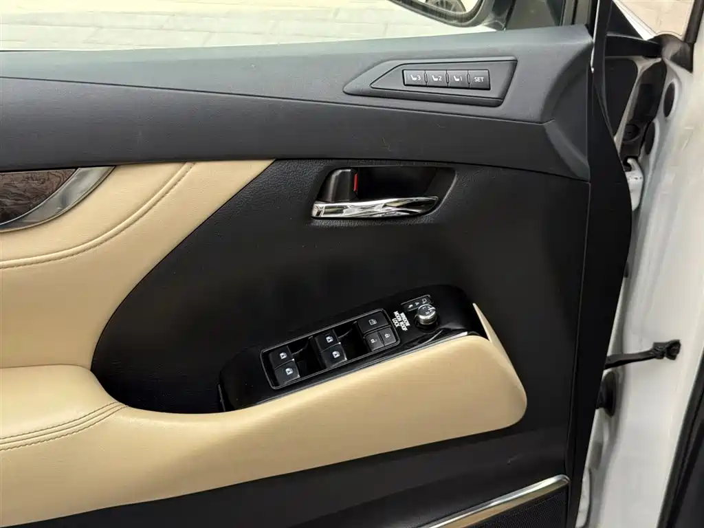 Toyota Alphard 2020 — фото 9