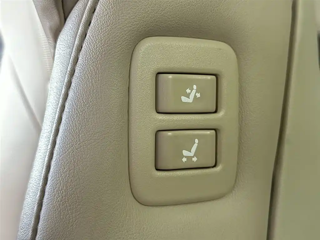 Toyota Alphard 2020 — фото 33