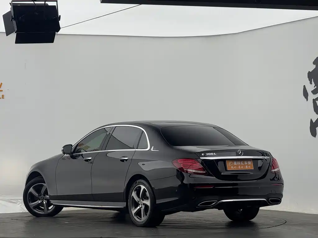 Mercedes-Benz E-Class 2019 — фото 14