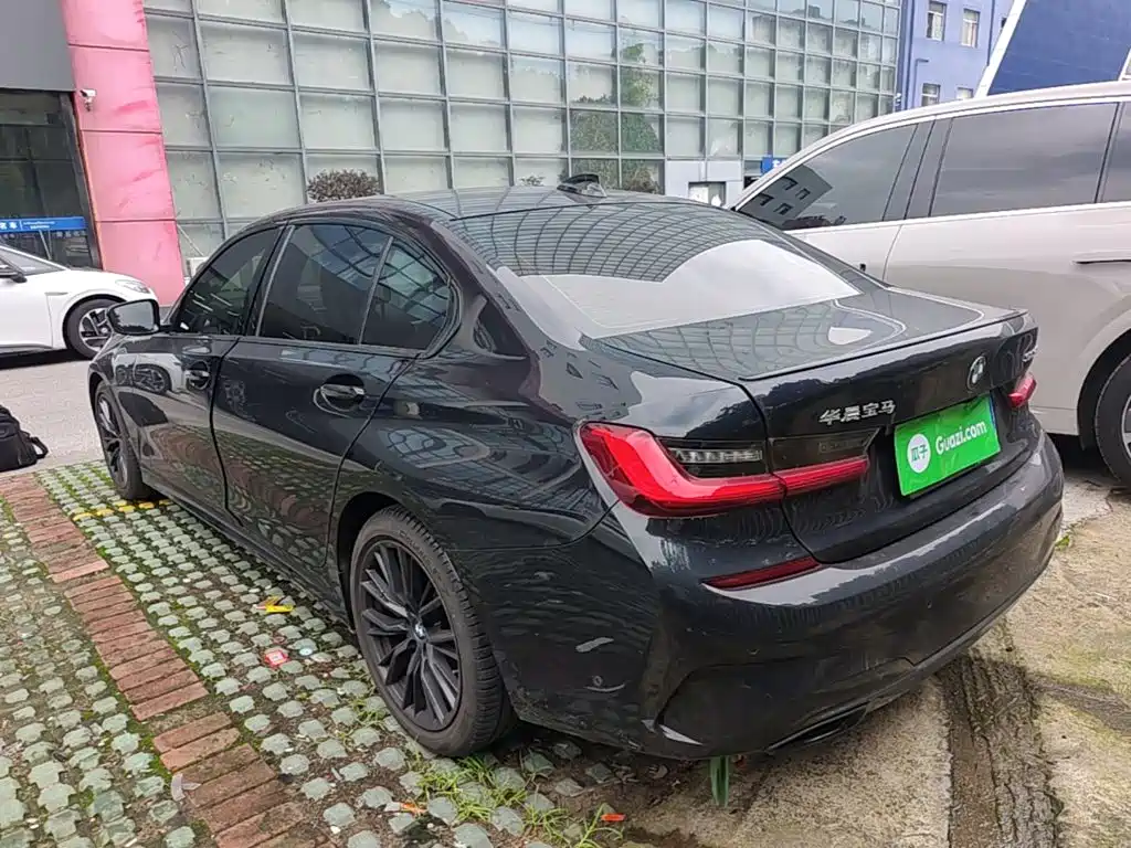 BMW 3 Series 2021