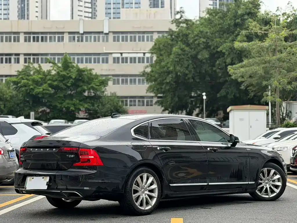 Volvo S90 PHEV 2020 — фото 12