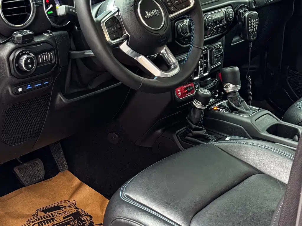 Jeep Wrangler New Energy 2021 — фото 9