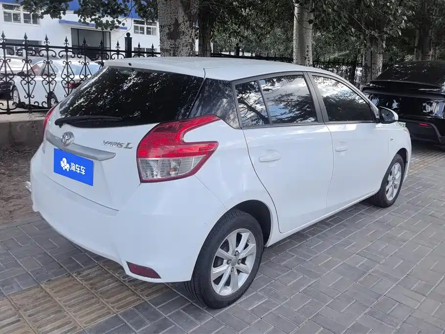 Toyota Yaris L 2016 — фото 3