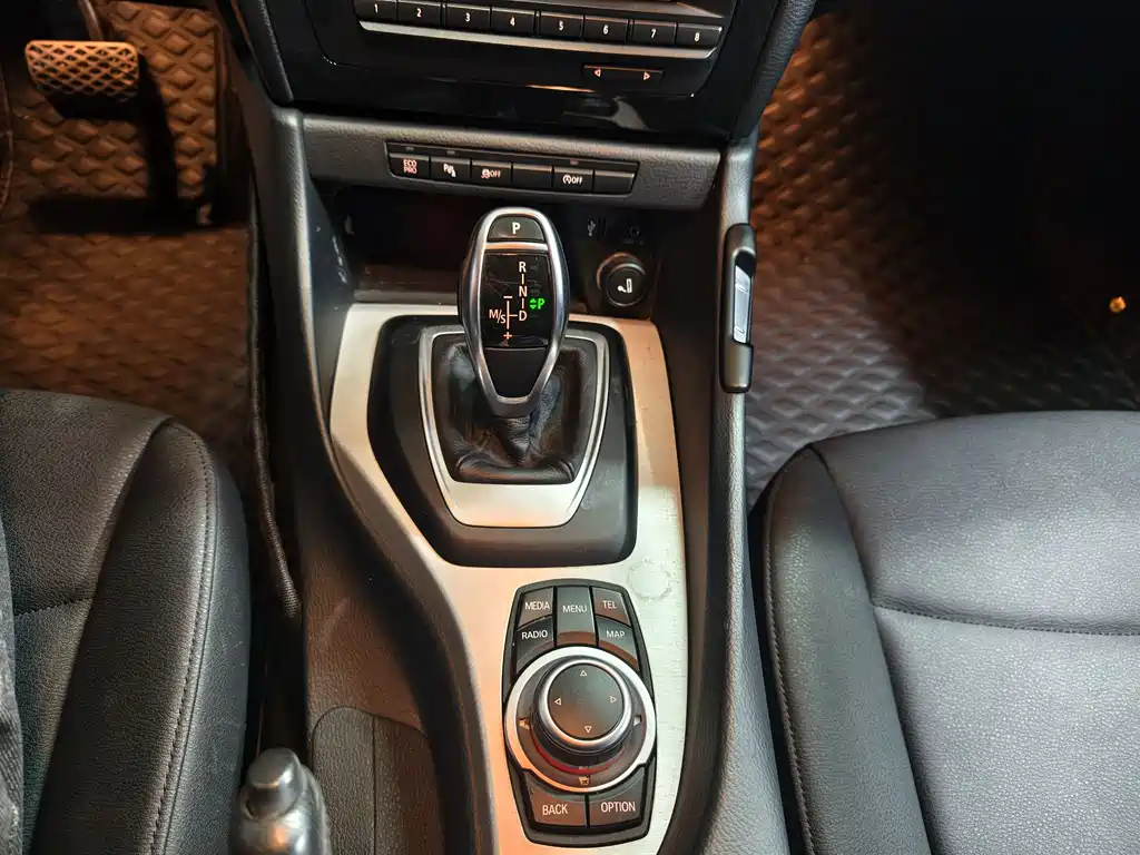 BMW X1 2015 — фото 17